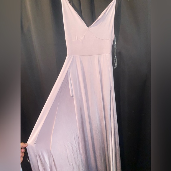 V strip open legged dress - Picture 2 of 3